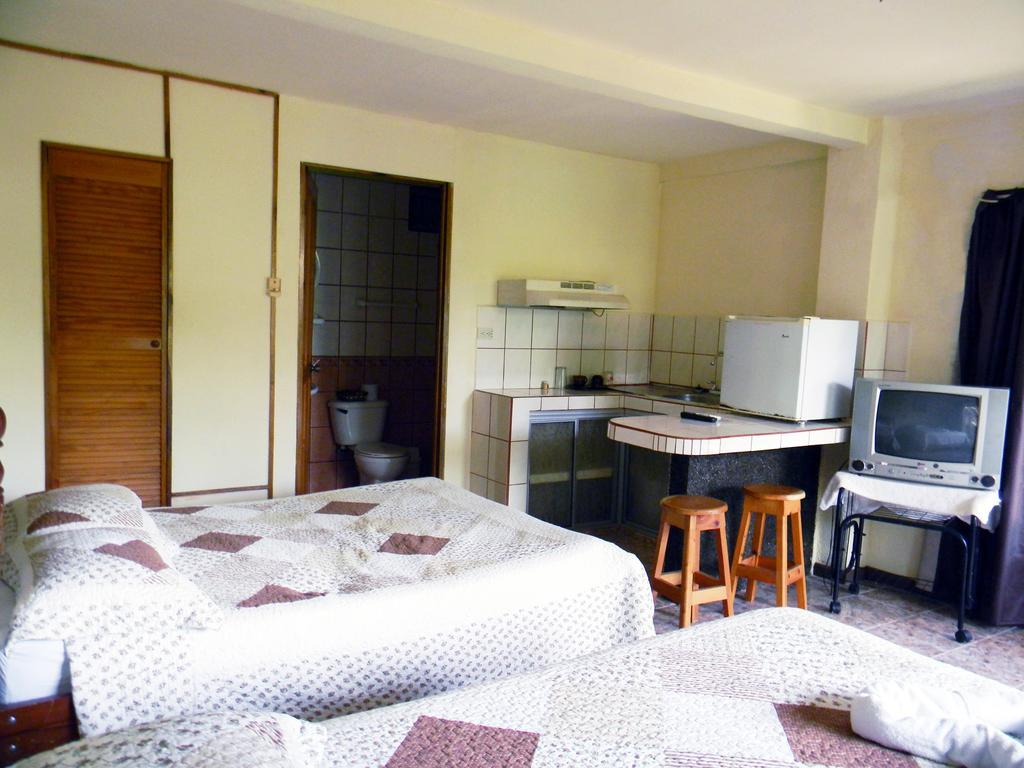 Cabinas Paraiso Pez Vela Quepos Habitación foto